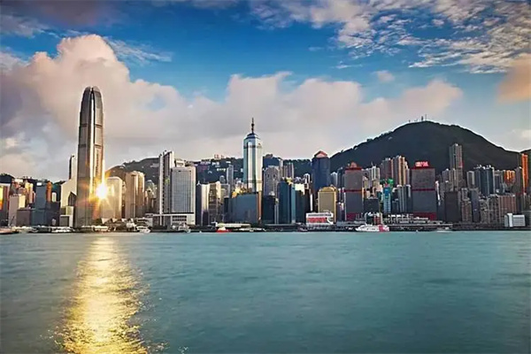 香港專才移民需要在香港工作嗎？