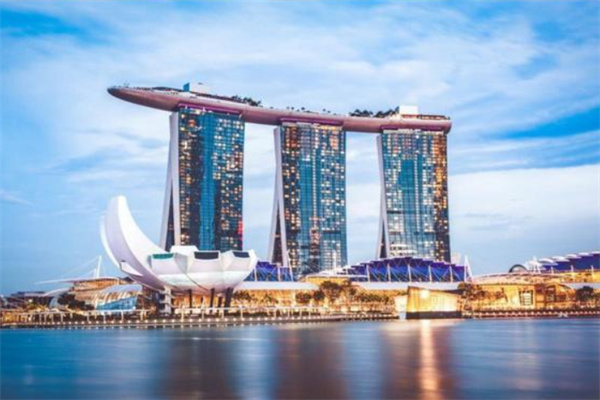 新加坡自雇創(chuàng)業(yè)移民，一人獲批全家移居